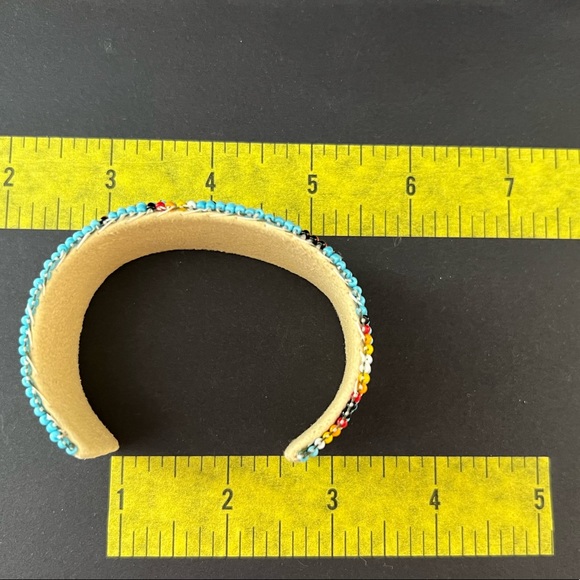 Native American Beaded Bracelet - Picture 11 of 13